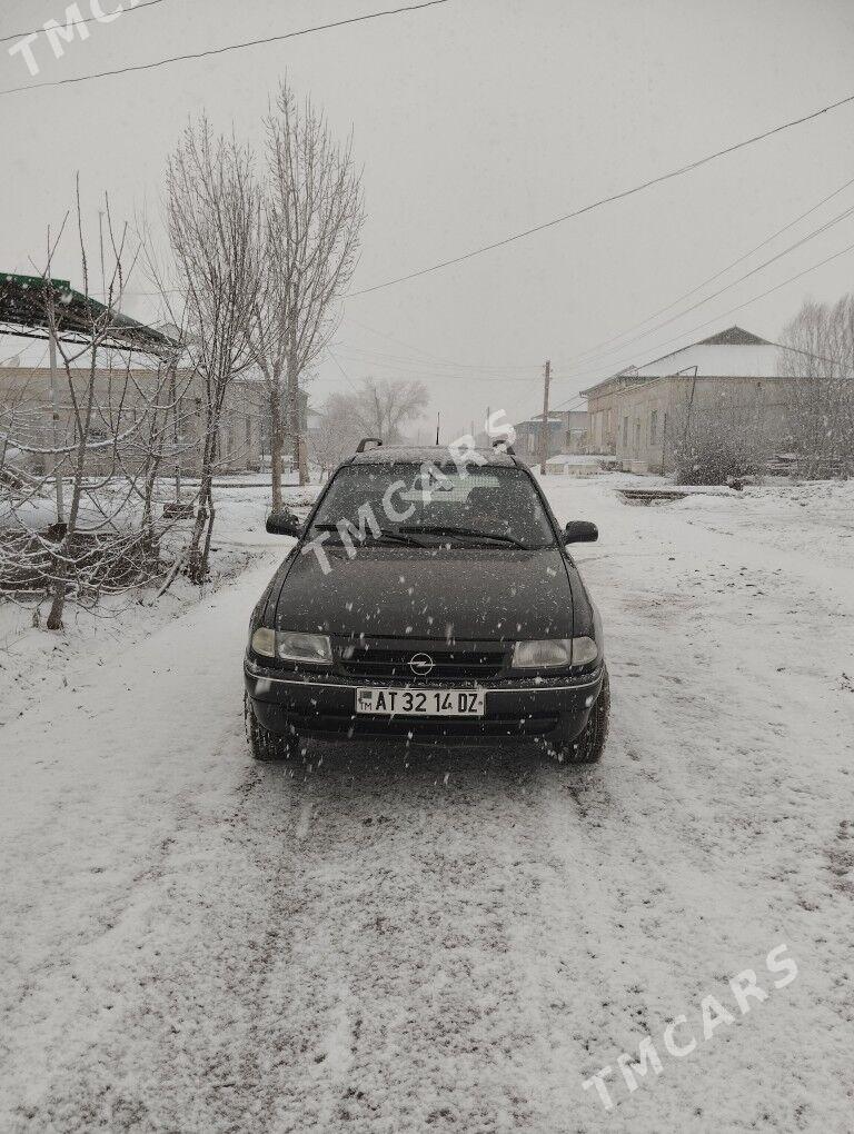 Opel Astra 1996 - 40 000 TMT - Гурбансолтан Едже - img 2