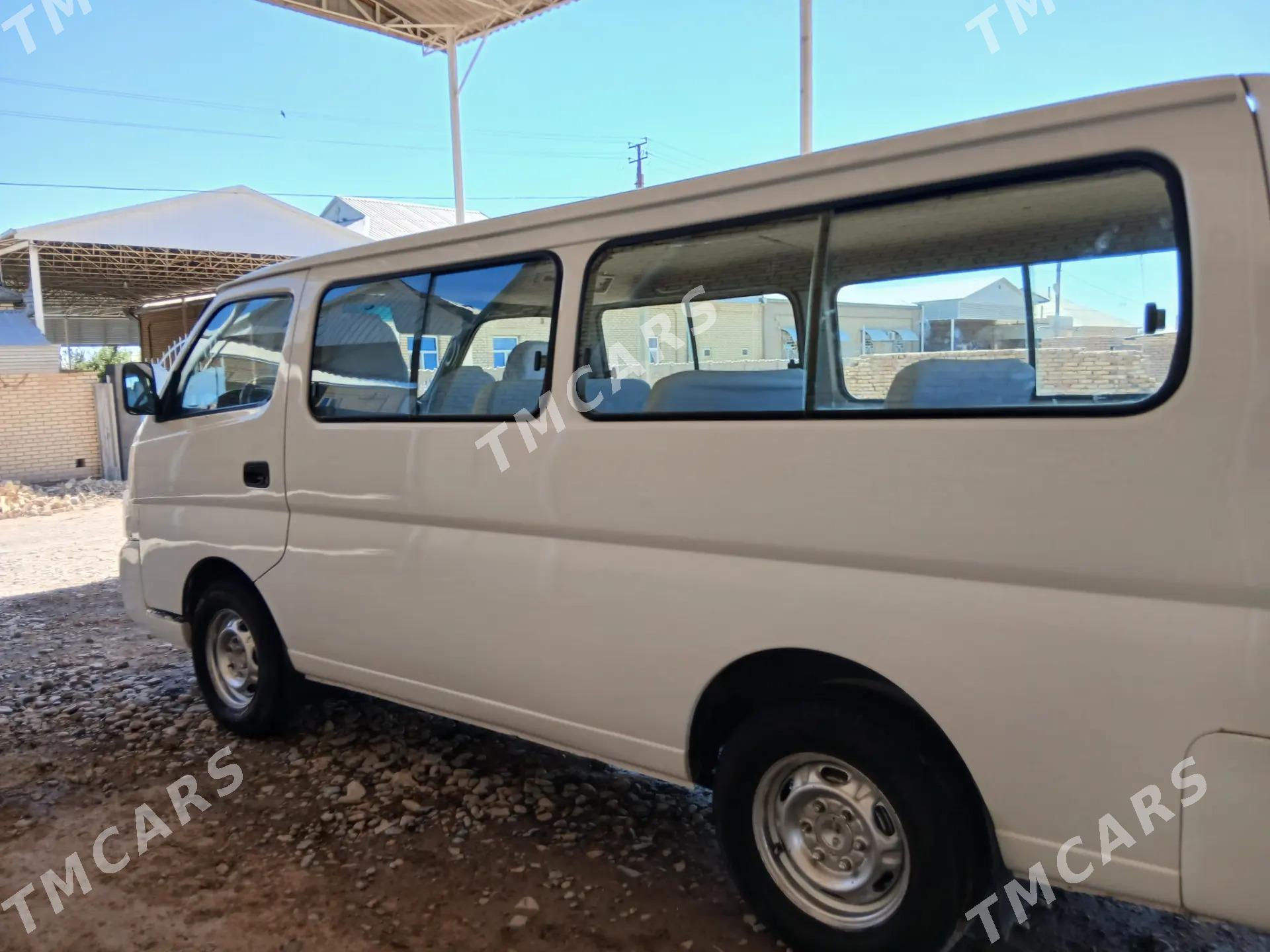 Nissan Urvan 2005 - 137 000 TMT - Sakarçäge - img 4