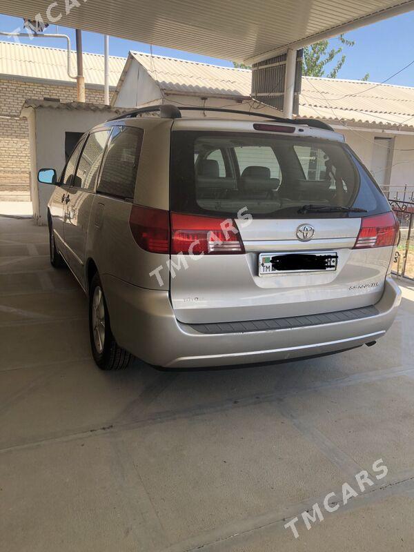 Toyota Sienna 2005 - 230 000 TMT - Мары - img 2