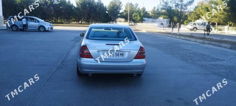 Mercedes-Benz 300CE 2005 - 130 000 TMT - Мары - img 2
