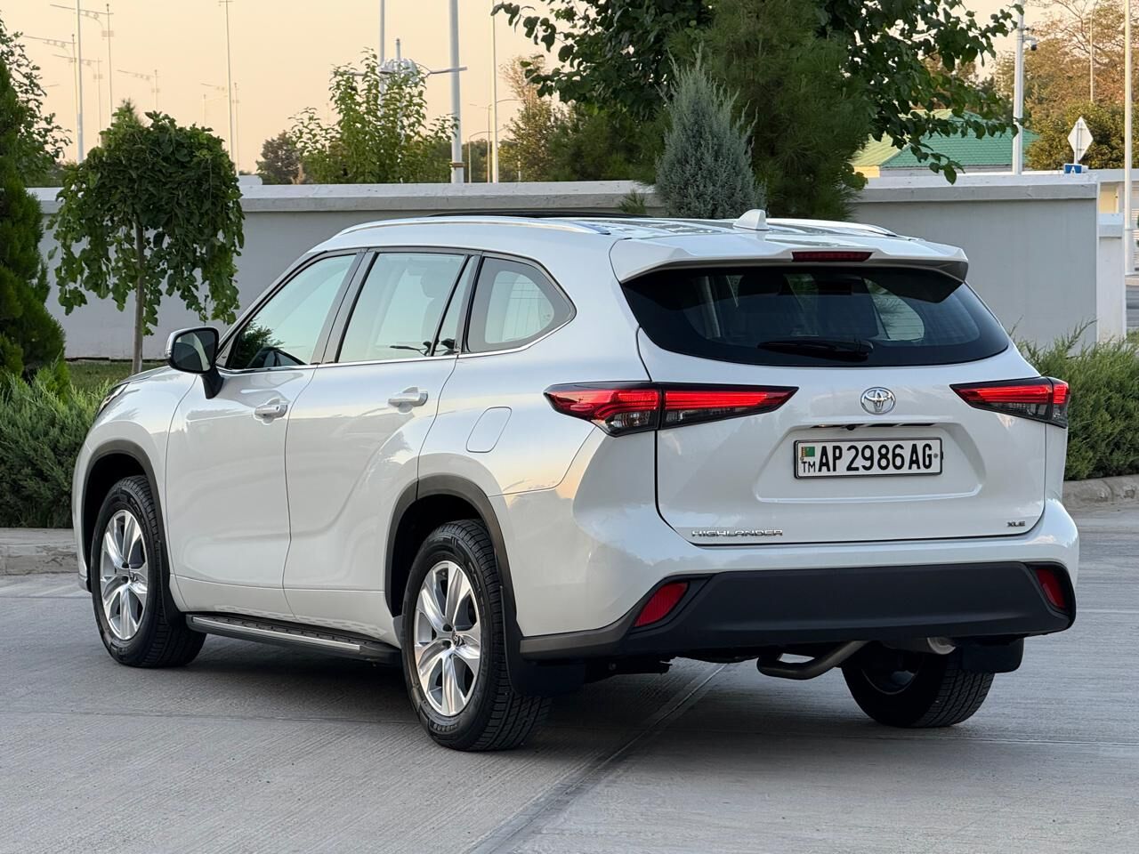 Toyota Highlander 2021 - 595 000 TMT - Aşgabat - img 4
