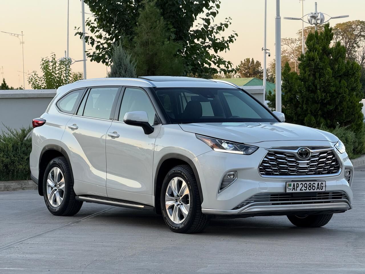 Toyota Highlander 2021 - 595 000 TMT - Aşgabat - img 3