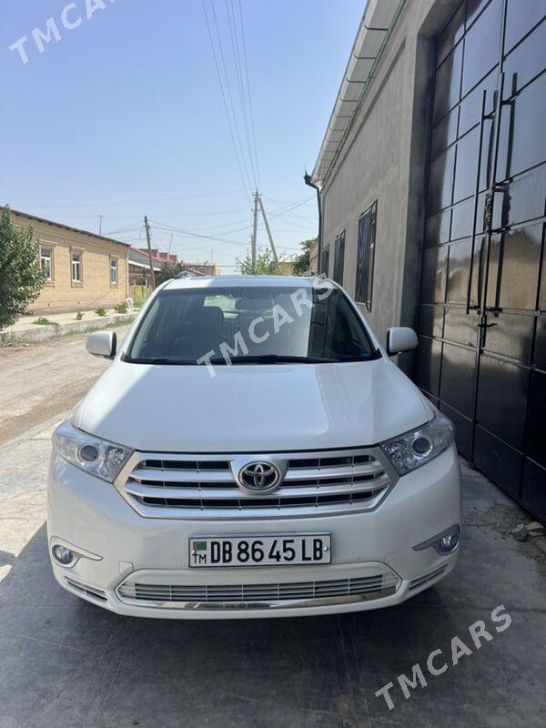 Toyota Highlander 2011 - 380 000 TMT - Дянев - img 2