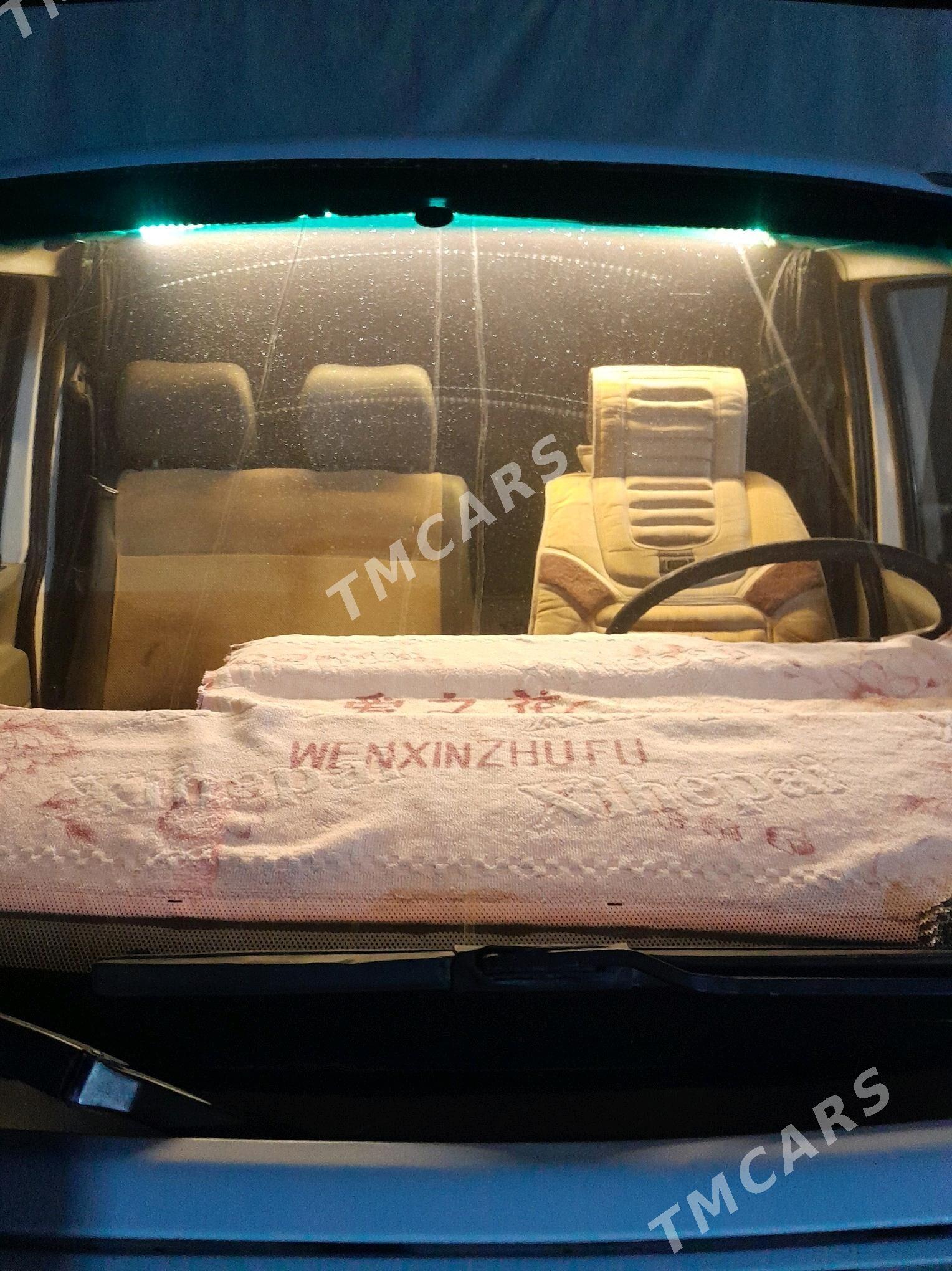 Volkswagen Transporter 1995 - 55 000 TMT - Мары - img 2