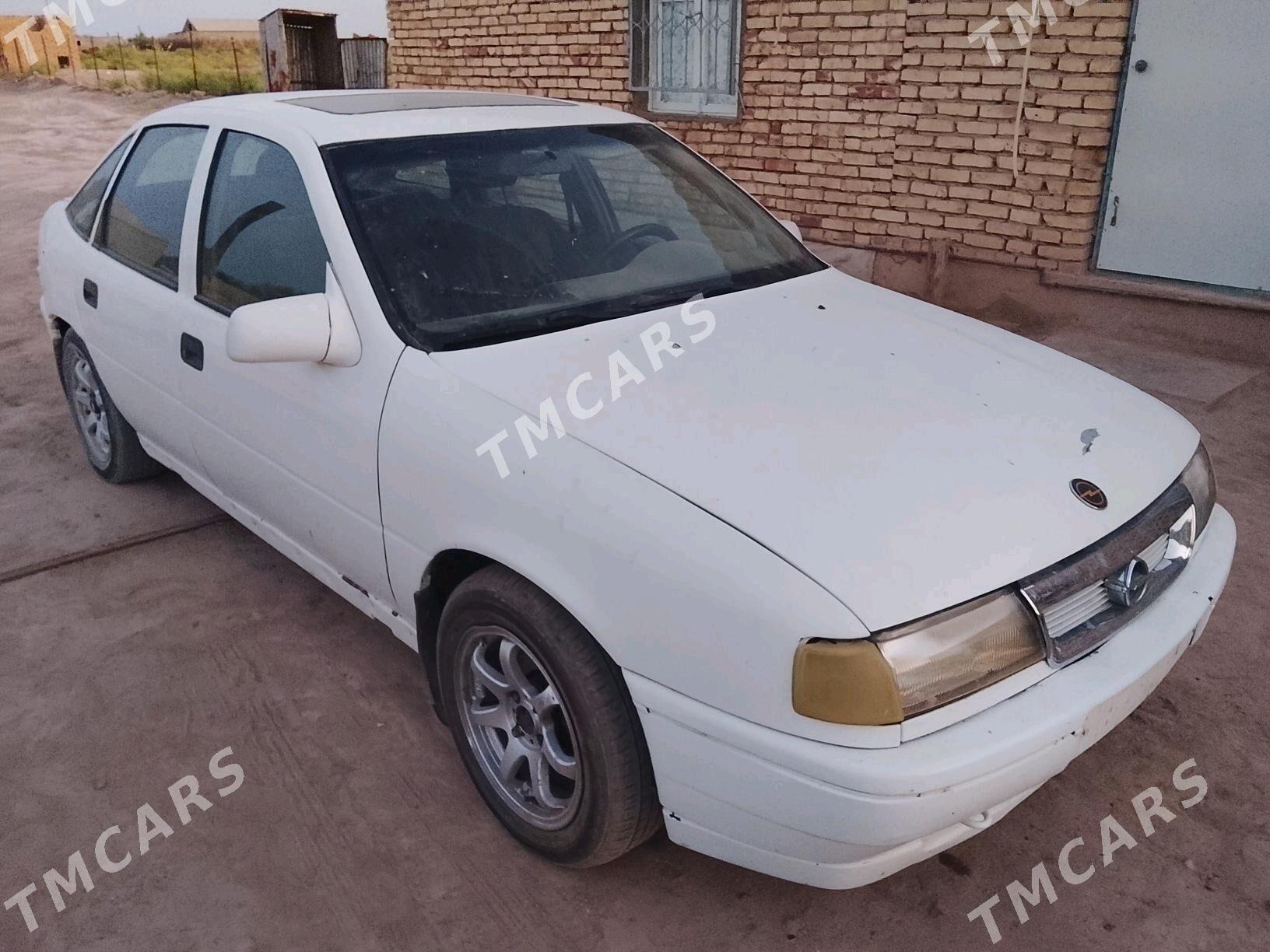 Opel Vectra 1990 - 12 000 TMT - Sarahs - img 4
