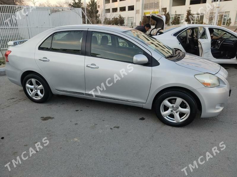 Toyota Yaris 2011 - 140 000 TMT - Гарадамак Шор - img 2