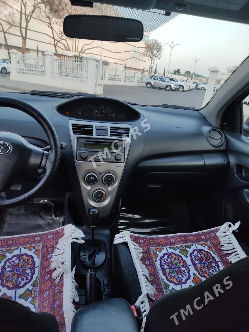 Toyota Yaris 2011 - 140 000 TMT - Гарадамак Шор - img 7