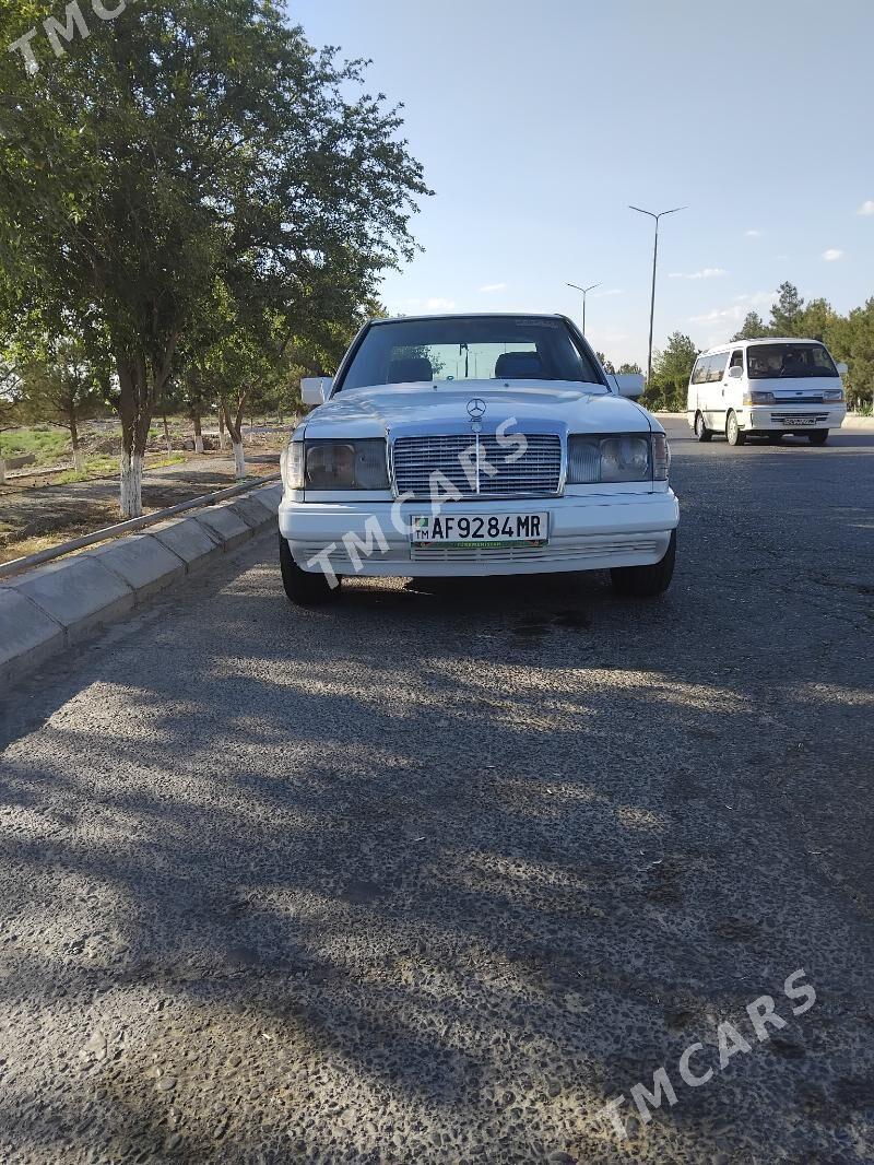 Mercedes-Benz 300CE 1989 - 50 000 TMT - Türkmengala - img 4