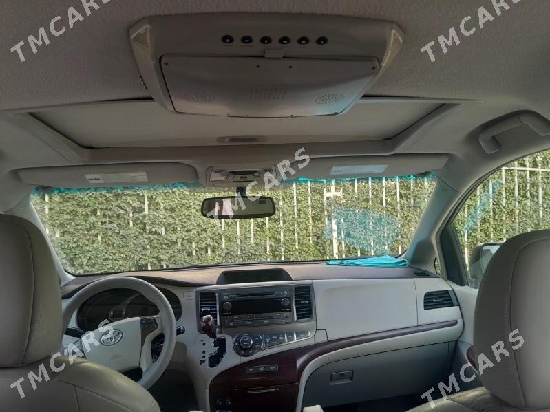 Toyota Sienna 2010 - 305 000 TMT - Мары - img 2