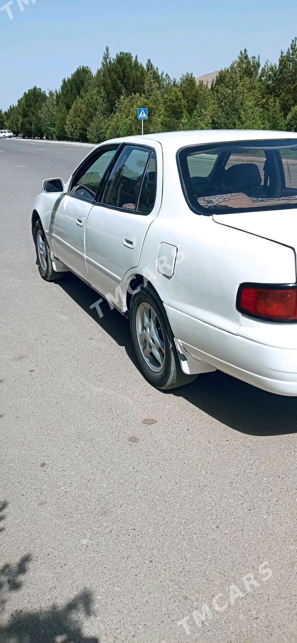 Toyota Camry 1993 - 70 000 TMT - Bäherden - img 4