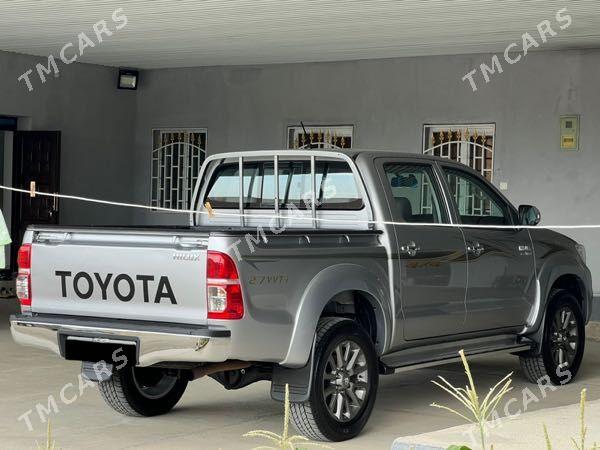 Toyota Hilux 2015 - 460 000 TMT - Türkmenbaşy - img 3