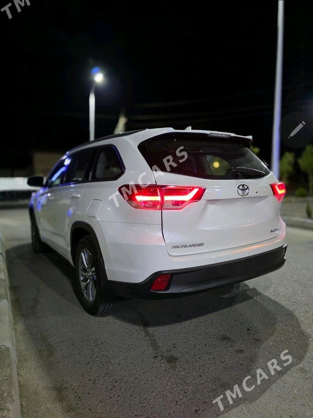 Toyota Highlander 2018 - 480 000 TMT - Çoganly - img 3