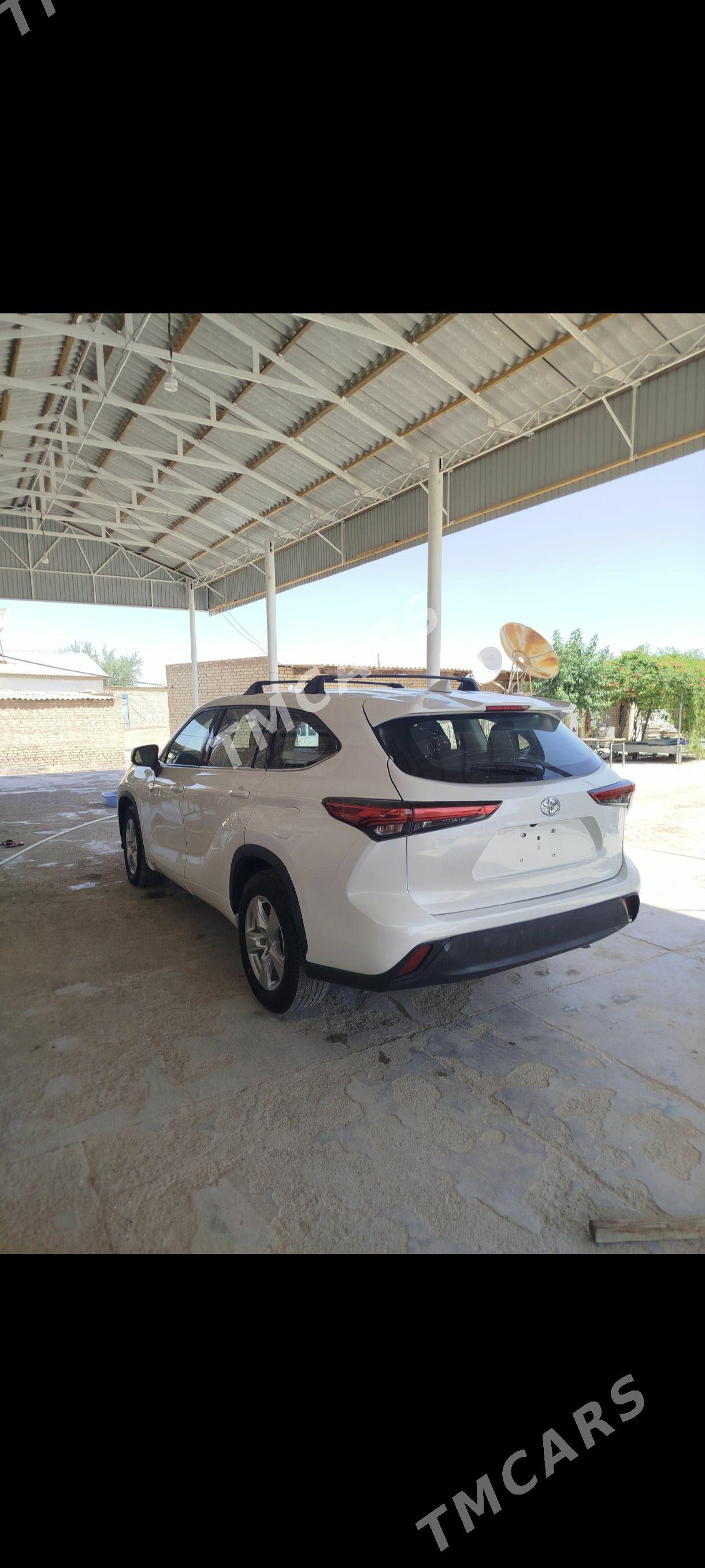 Toyota Highlander 2022 - 490 000 TMT - Baýramaly - img 1