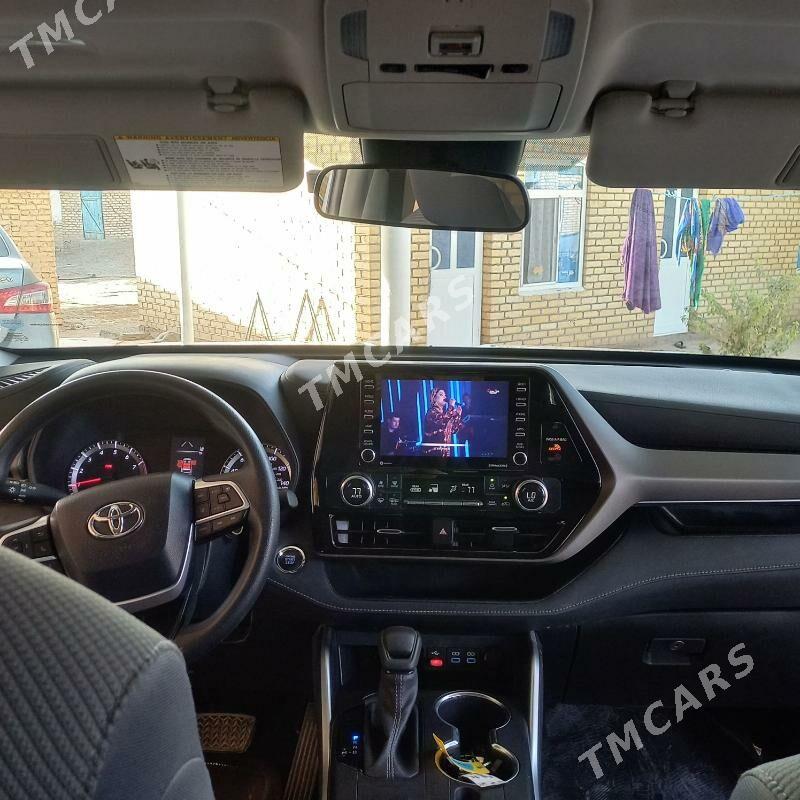 Toyota Highlander 2022 - 490 000 TMT - Baýramaly - img 2
