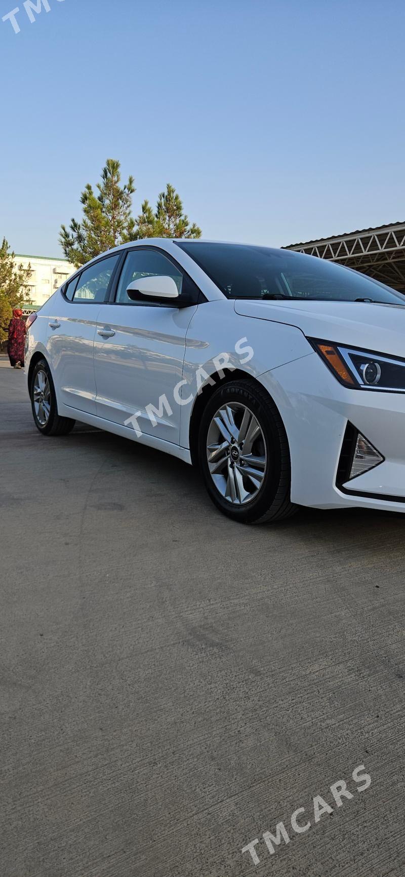 Hyundai Elantra 2020 - 240 000 TMT - Köşi - img 3
