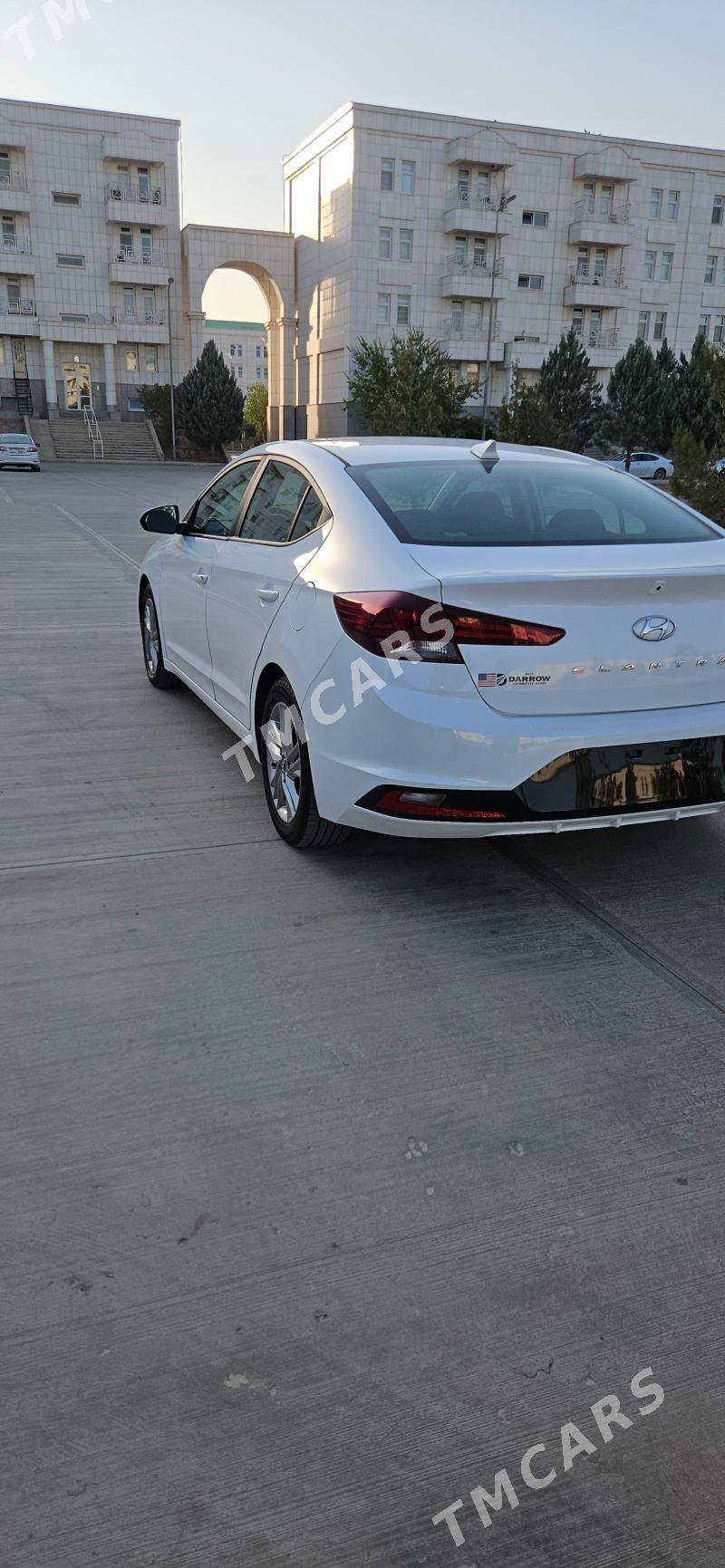 Hyundai Elantra 2020 - 240 000 TMT - Köşi - img 4