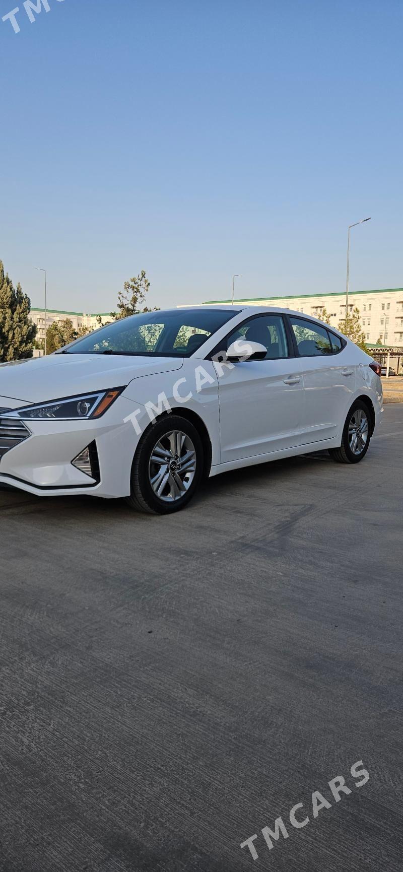 Hyundai Elantra 2020 - 240 000 TMT - Köşi - img 7