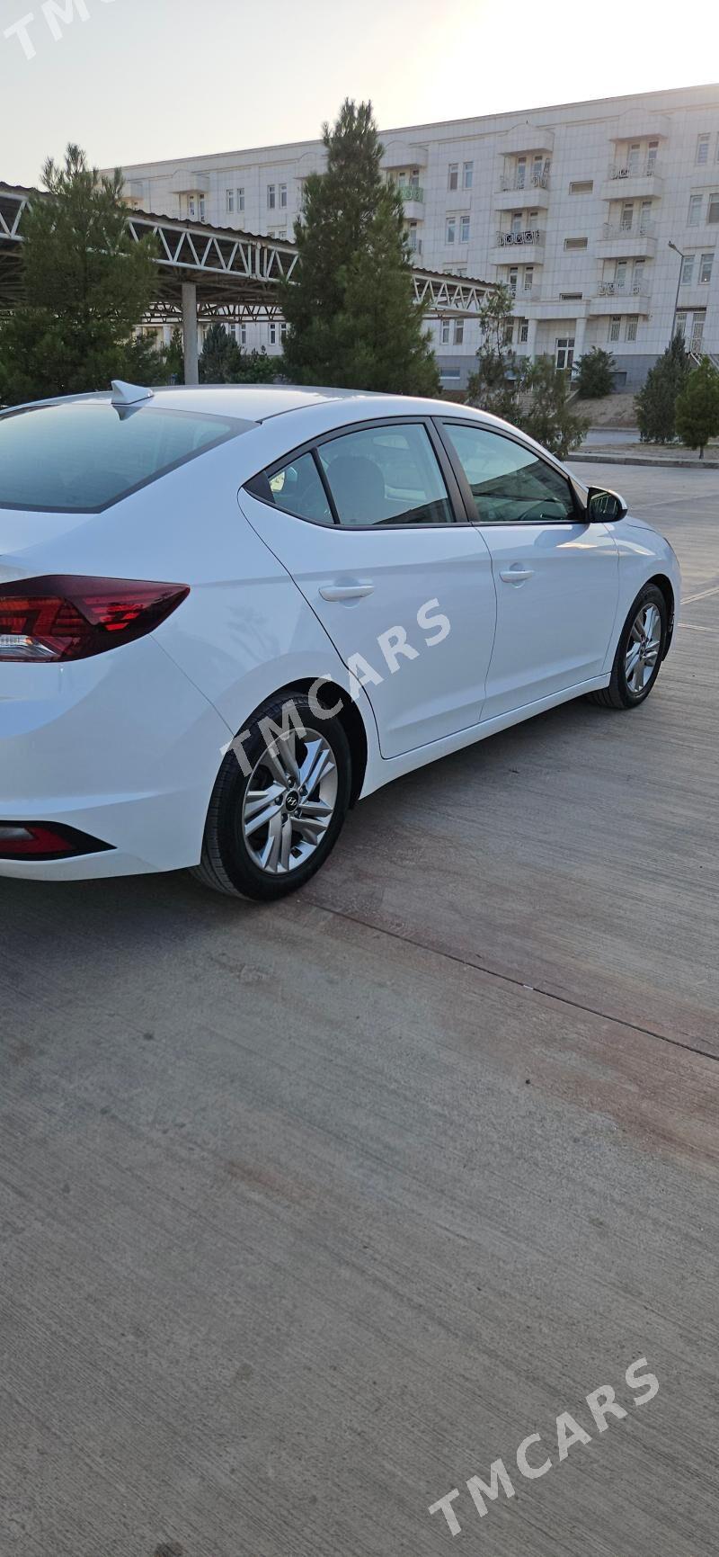Hyundai Elantra 2020 - 240 000 TMT - Köşi - img 8