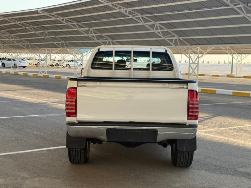 Toyota Hilux 2010 - 209 000 TMT - Ашхабад - img 9
