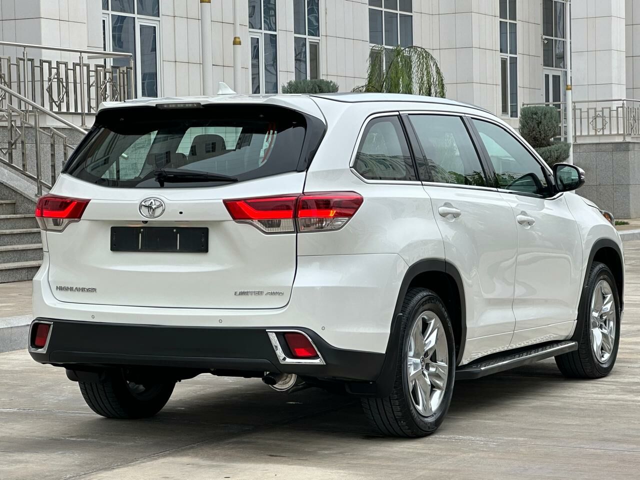 Toyota Highlander 2018 - 528 000 TMT - Aşgabat - img 3