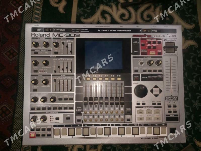 Roland Mc-909 - Чоганлы - img 2