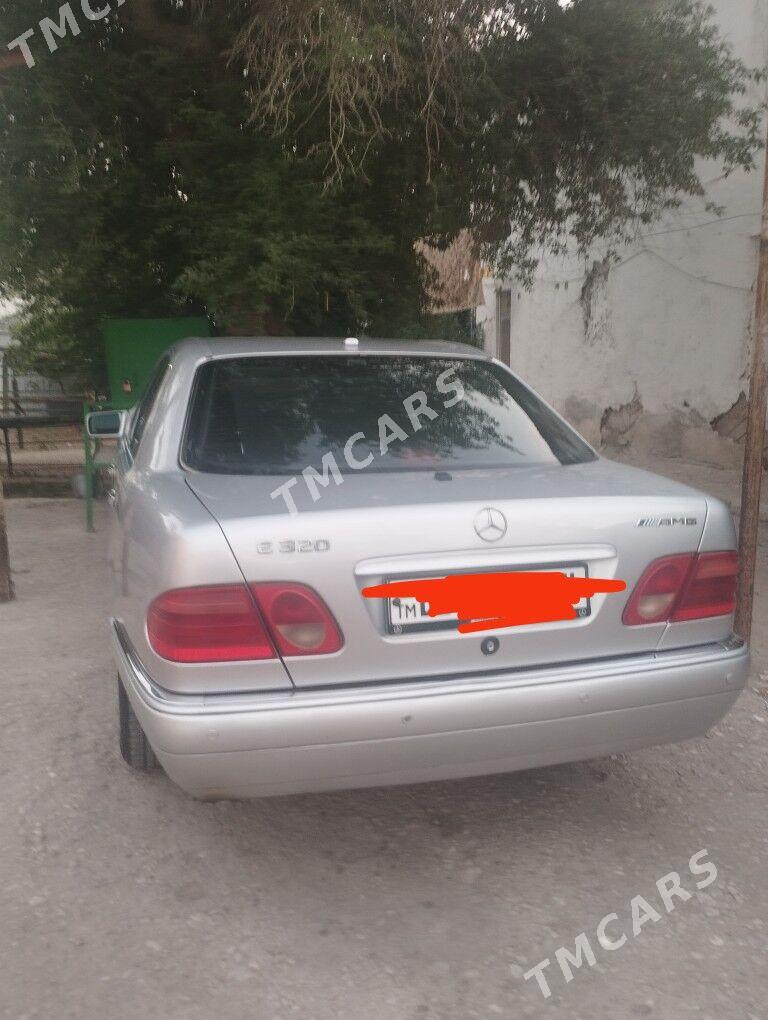 Mercedes-Benz E320 1997 - 80 000 TMT - Балканабат - img 2