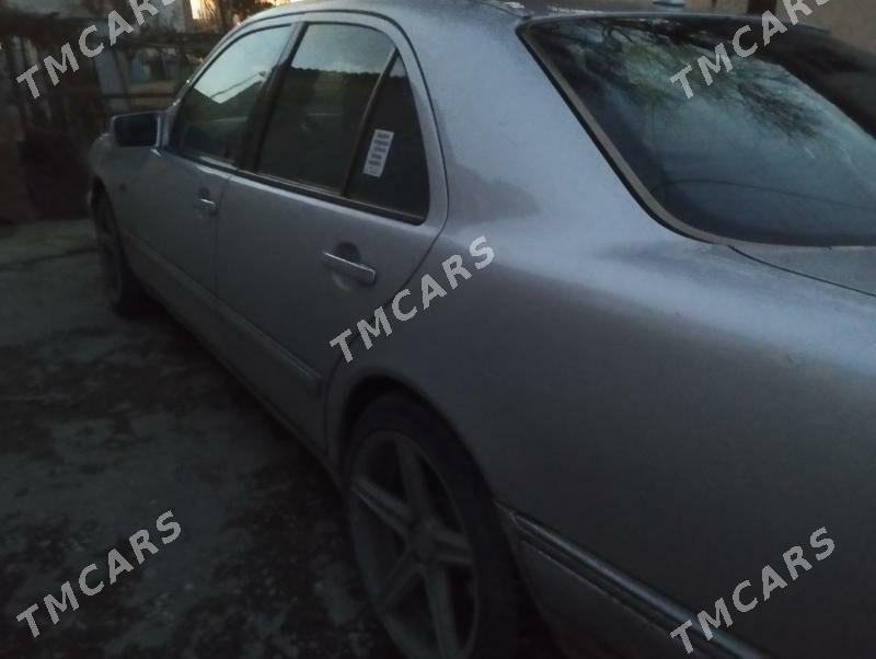 Mercedes-Benz E320 1997 - 80 000 TMT - Балканабат - img 10