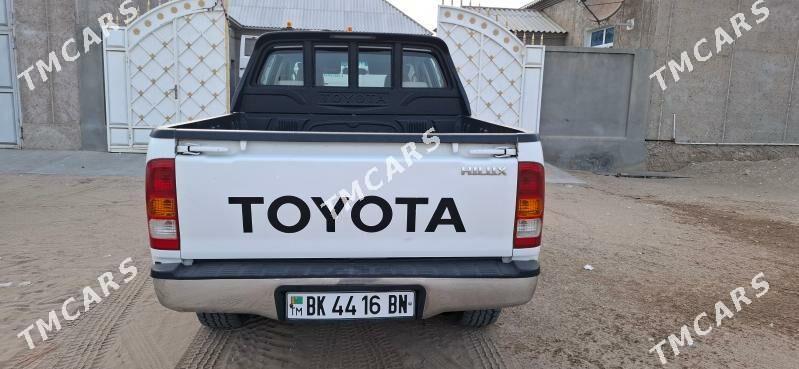 Toyota Hilux 2010 - 290 000 TMT - Гумдаг - img 2