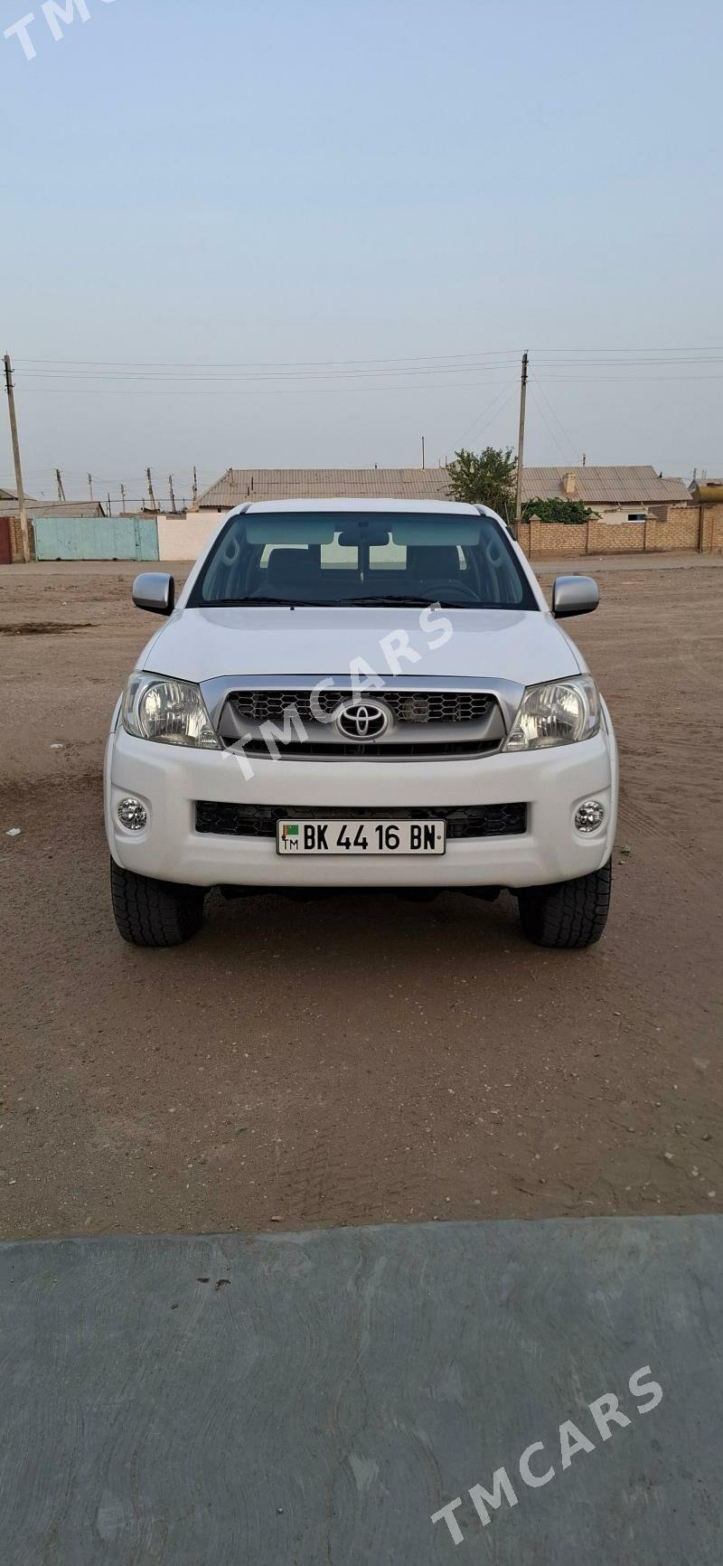 Toyota Hilux 2010 - 290 000 TMT - Гумдаг - img 5