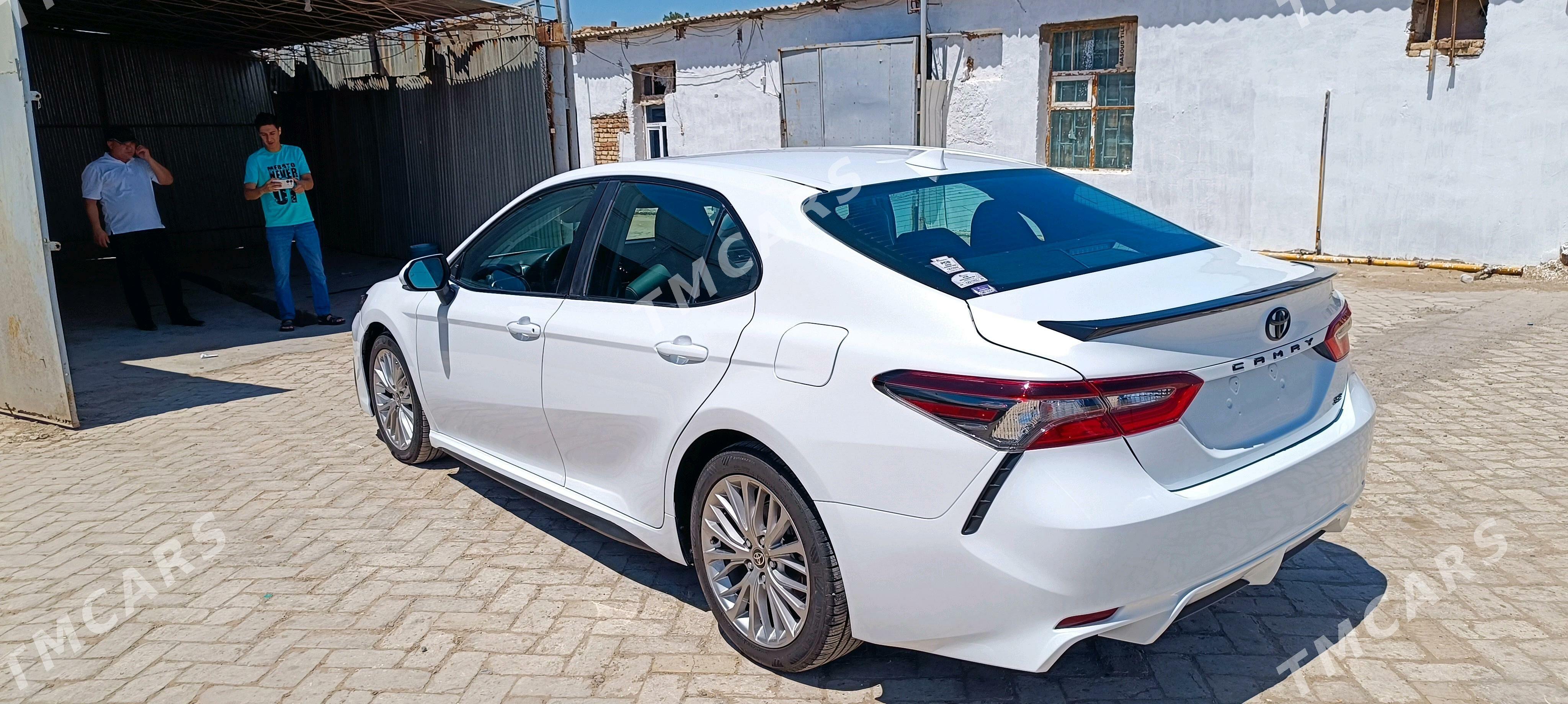 Toyota Camry 2021 - 314 000 TMT - Ёлётен - img 3