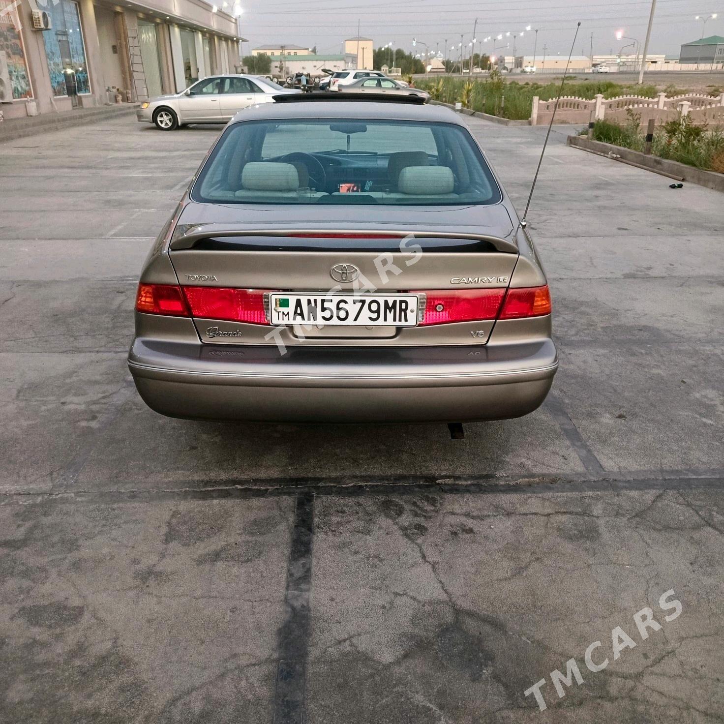 Toyota Camry 1999 - 137 000 TMT - Байрамали - img 7