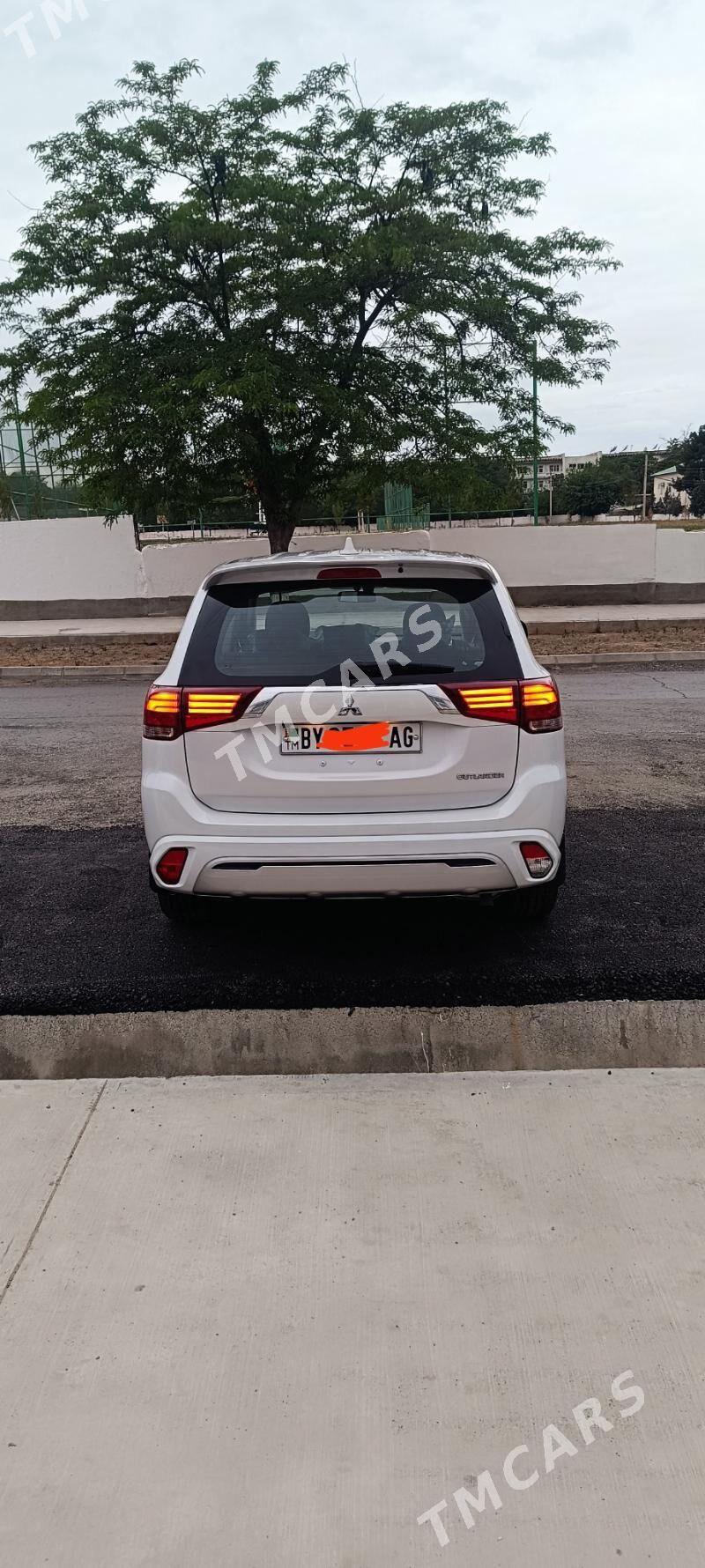 Mitsubishi Outlander 2022 - 290 000 TMT - Aşgabat - img 2