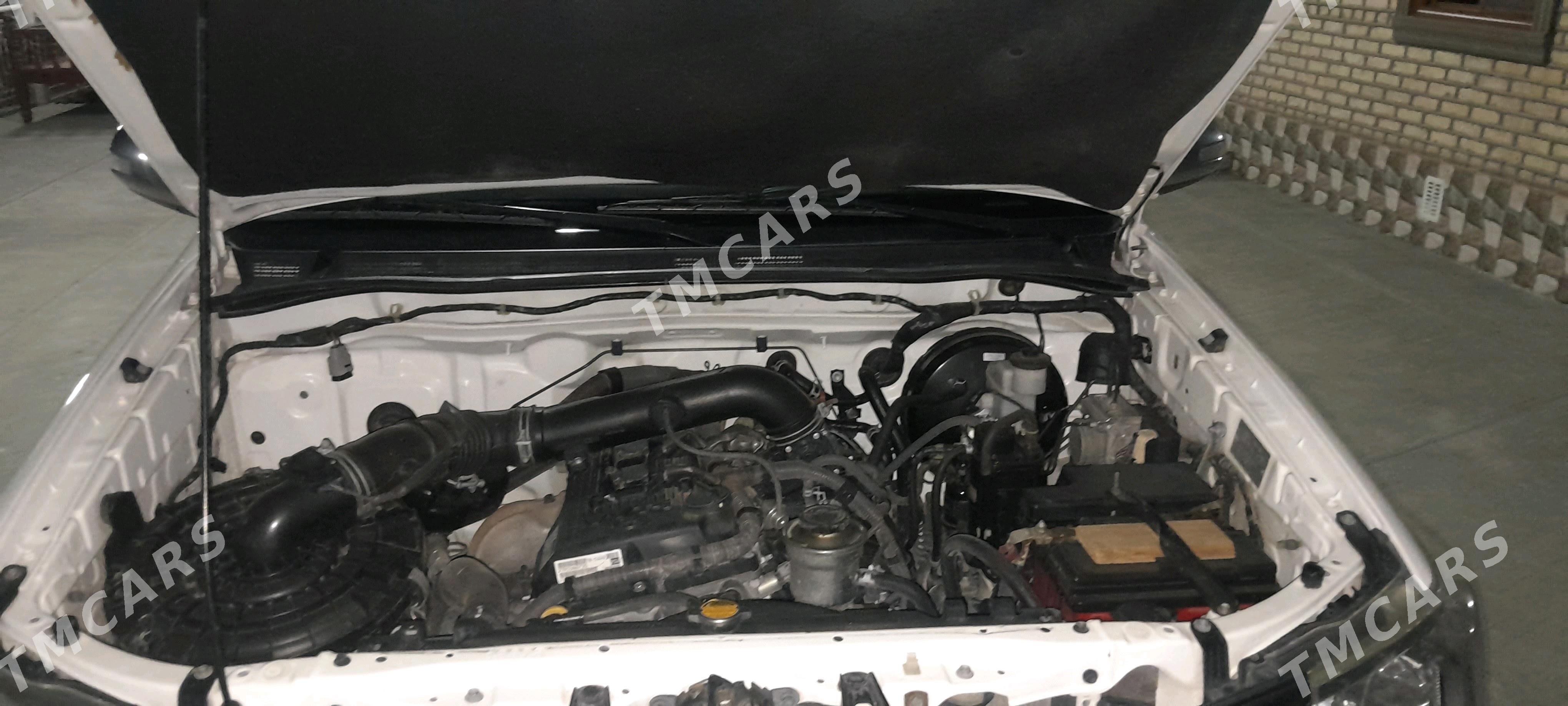 Toyota Hilux 2014 - 435 000 TMT - Мары - img 3