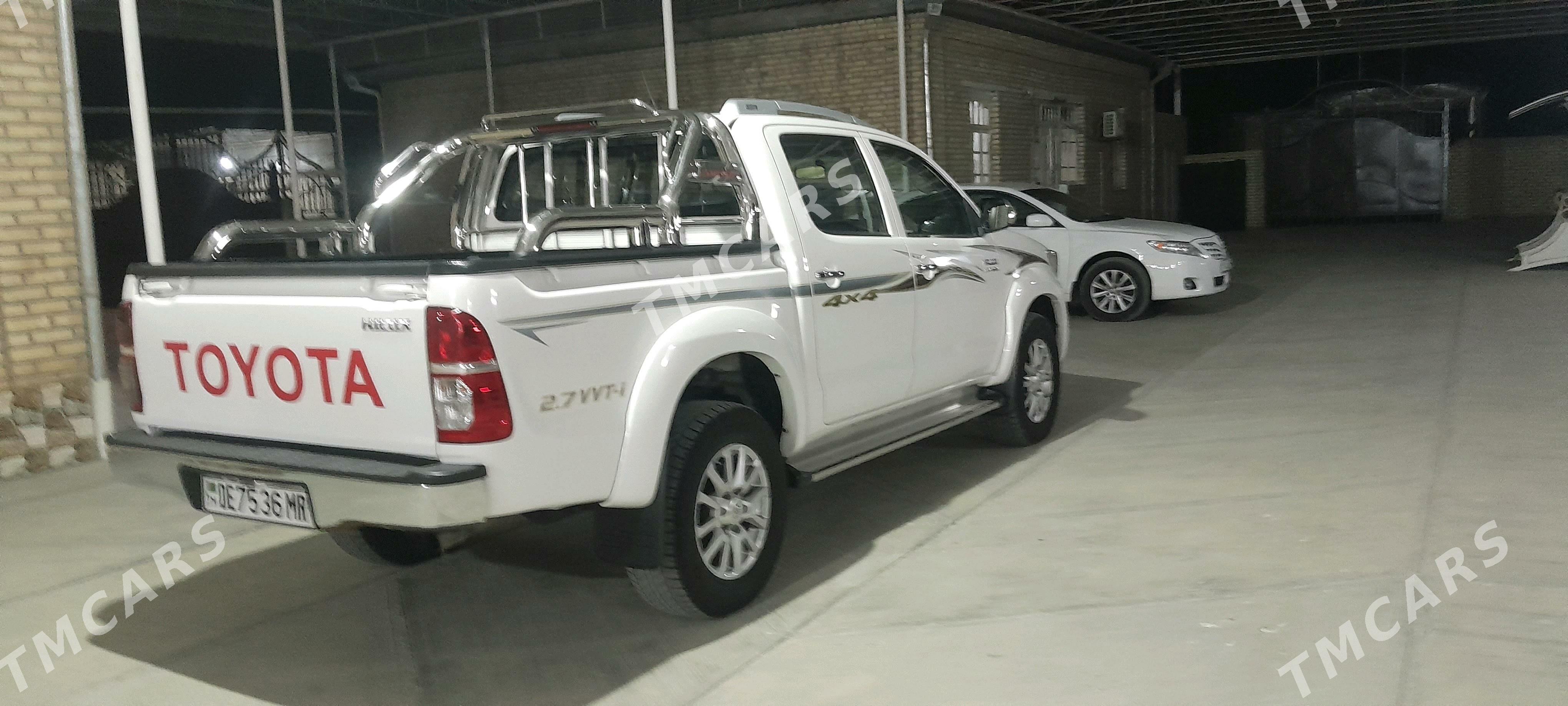 Toyota Hilux 2014 - 435 000 TMT - Мары - img 5