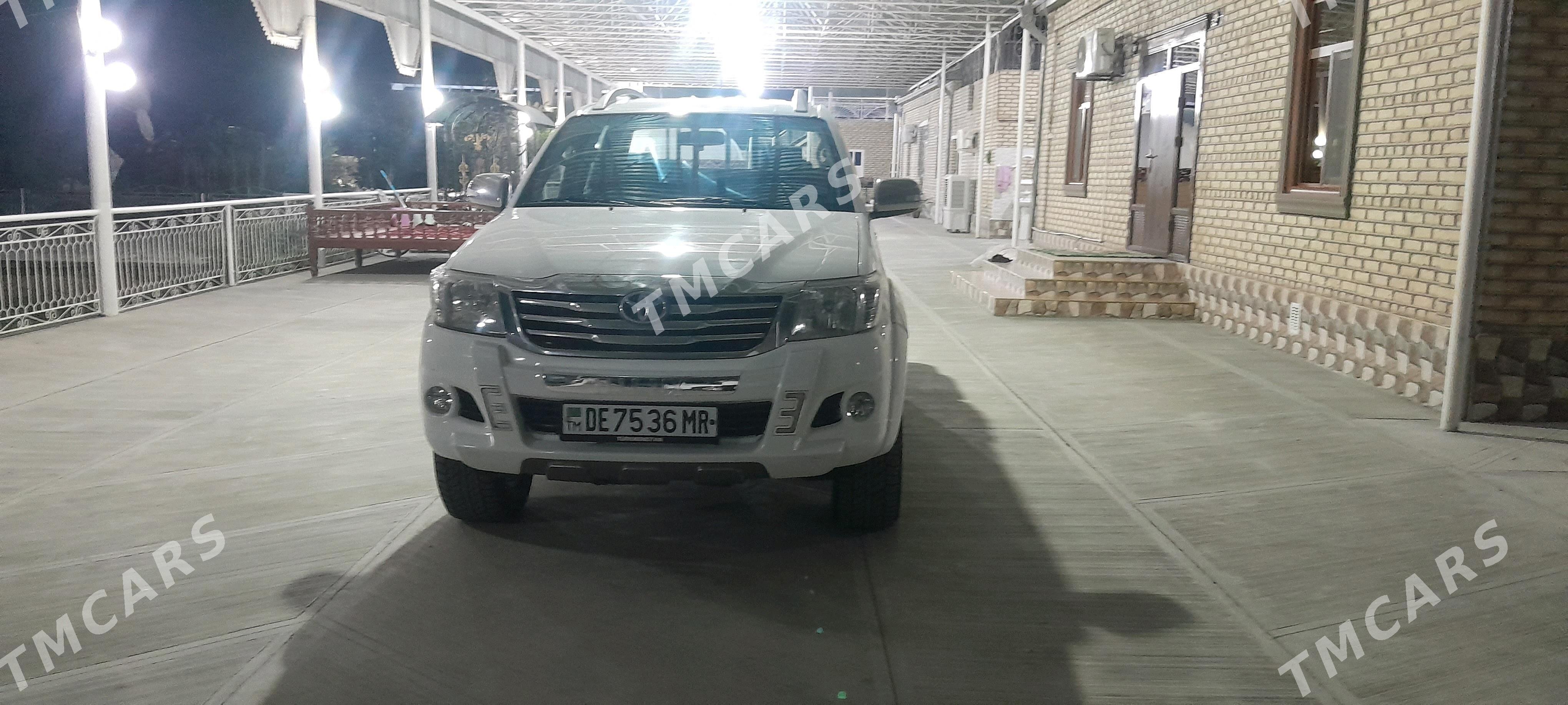 Toyota Hilux 2014 - 435 000 TMT - Мары - img 6