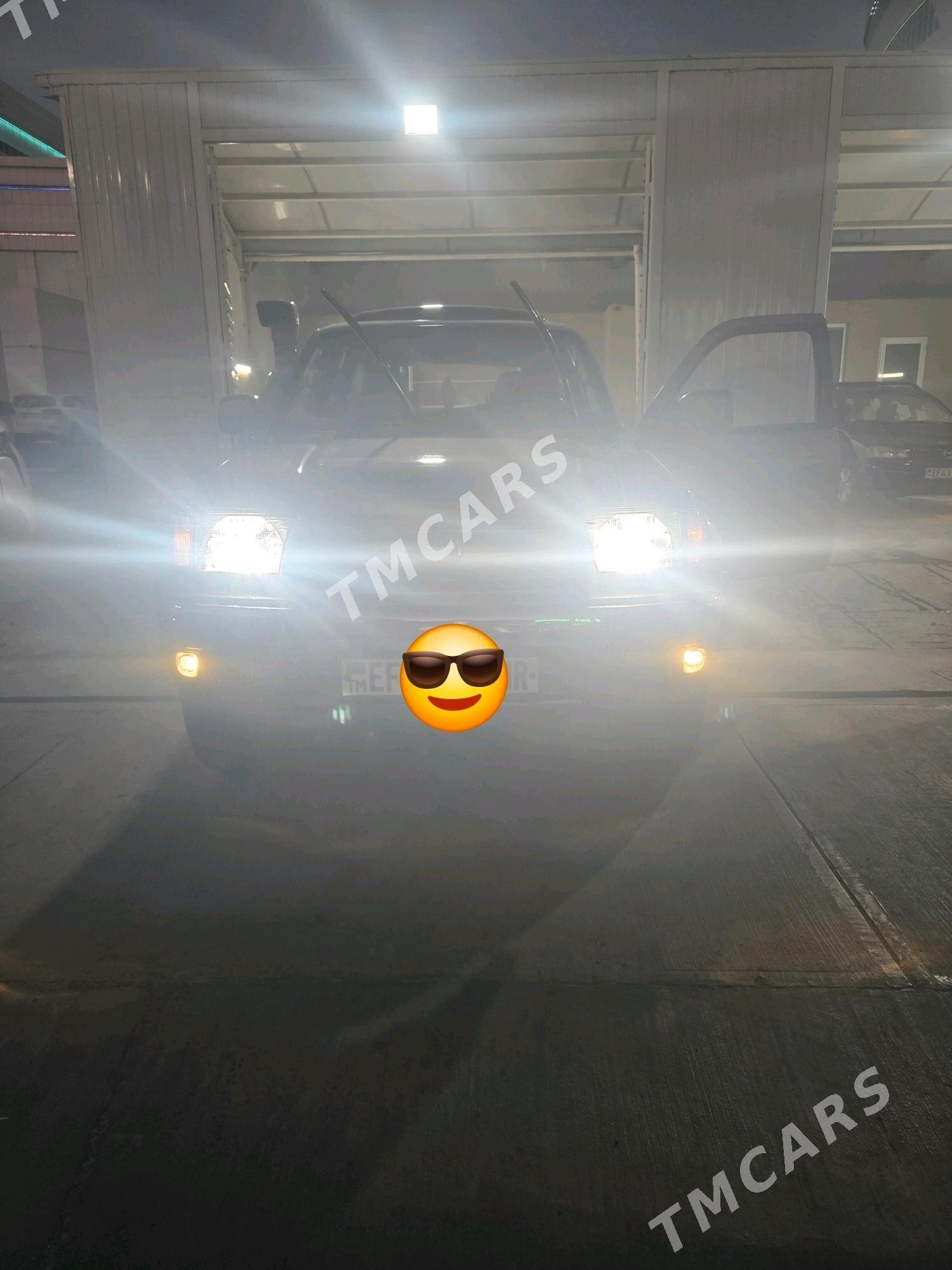 Toyota 4Runner 2002 - 180 000 TMT - Мары - img 3