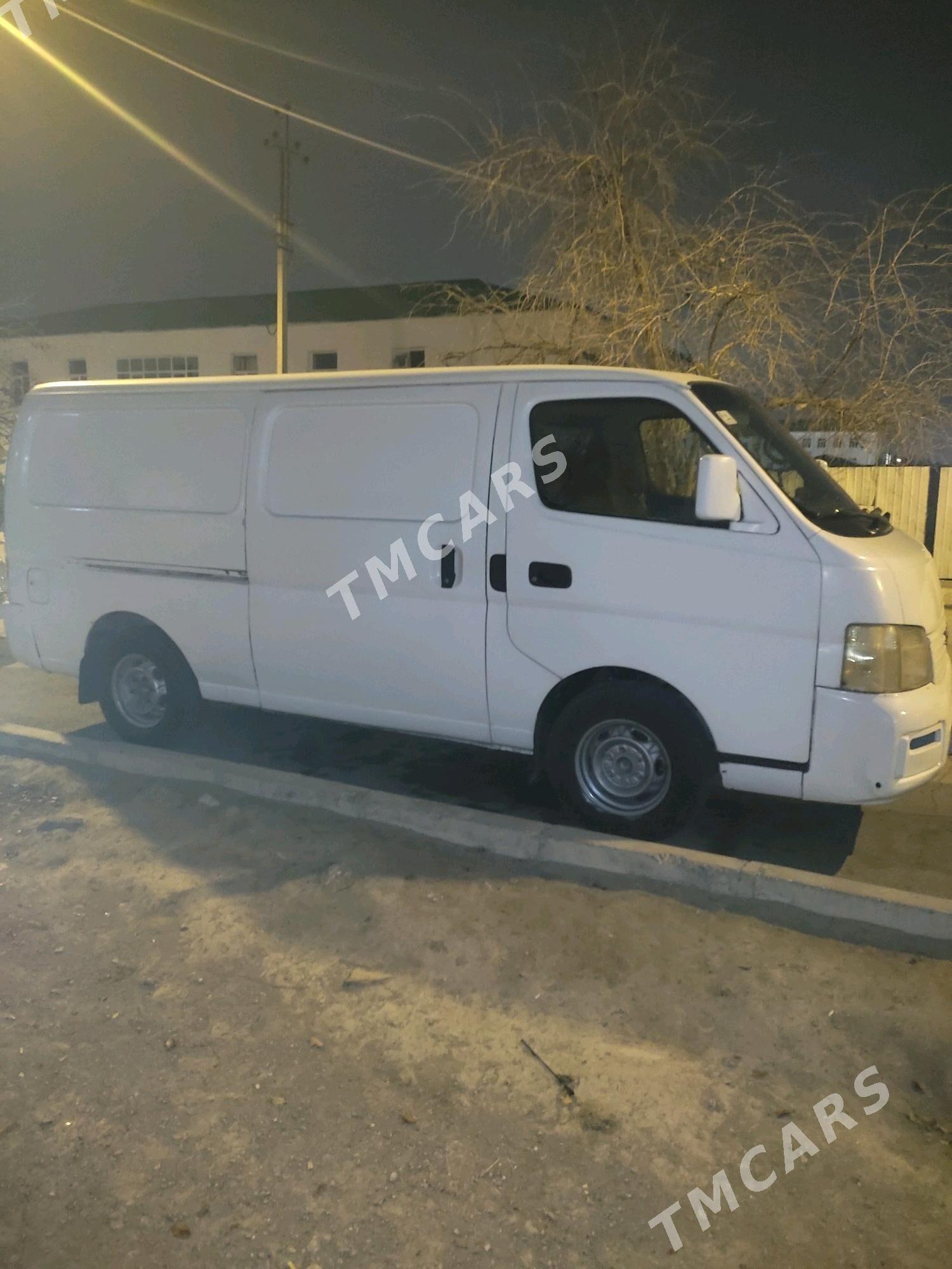 Nissan Urvan 2001 - 100 000 TMT - Aşgabat - img 3