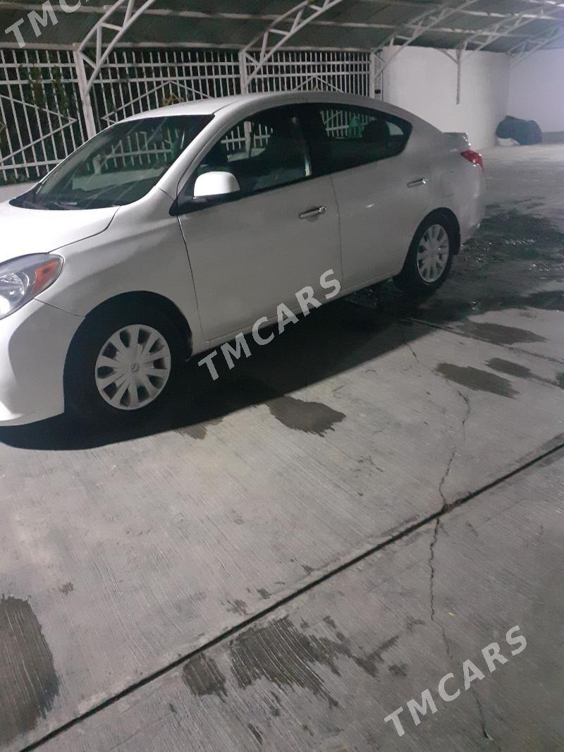 Nissan Versa 2014 - 126 000 TMT - Ашхабад - img 4