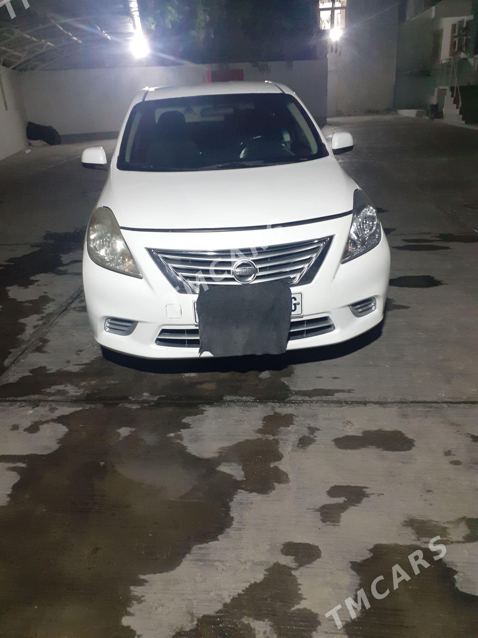 Nissan Versa 2014 - 126 000 TMT - Ашхабад - img 3