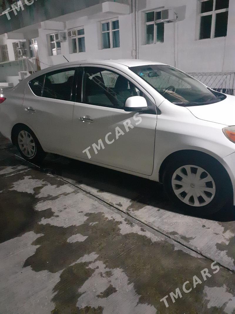 Nissan Versa 2014 - 126 000 TMT - Ашхабад - img 2