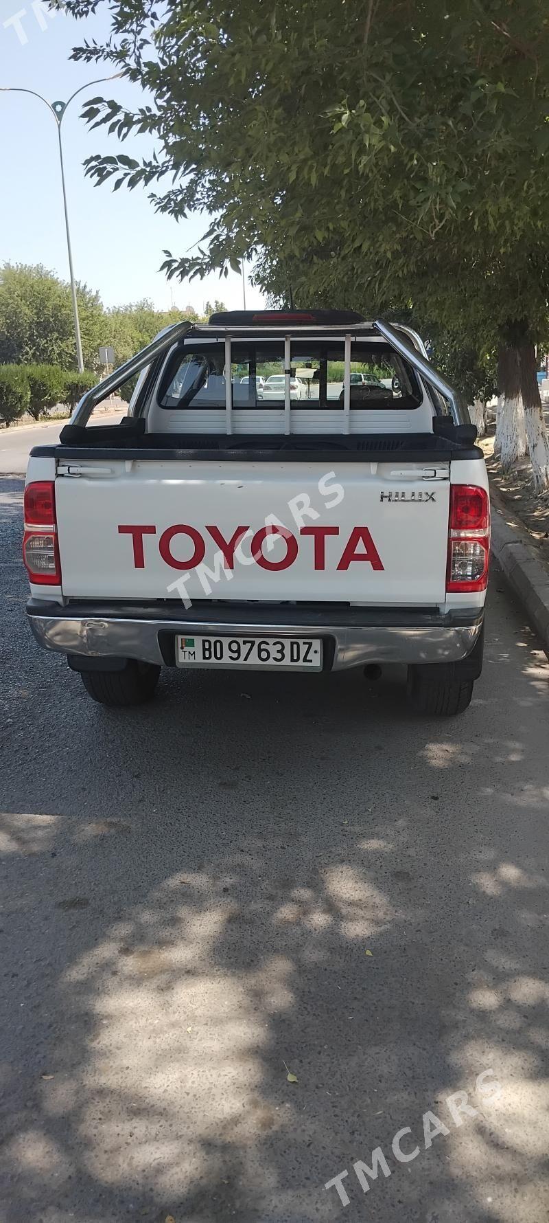 Toyota Hilux 2014 - 400 000 TMT - Шабатский этрап - img 3