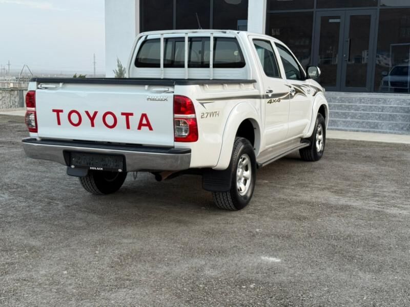 Toyota Hilux 2014 - 420 000 TMT - Ашхабад - img 8