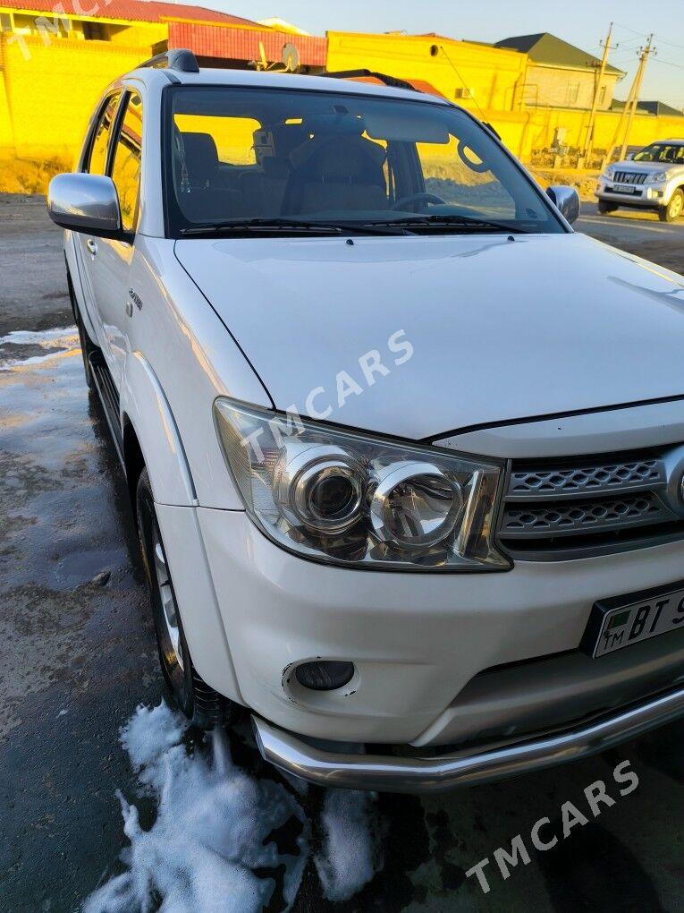 Toyota Fortuner 2010 - 240 000 TMT - Туркменабат - img 6