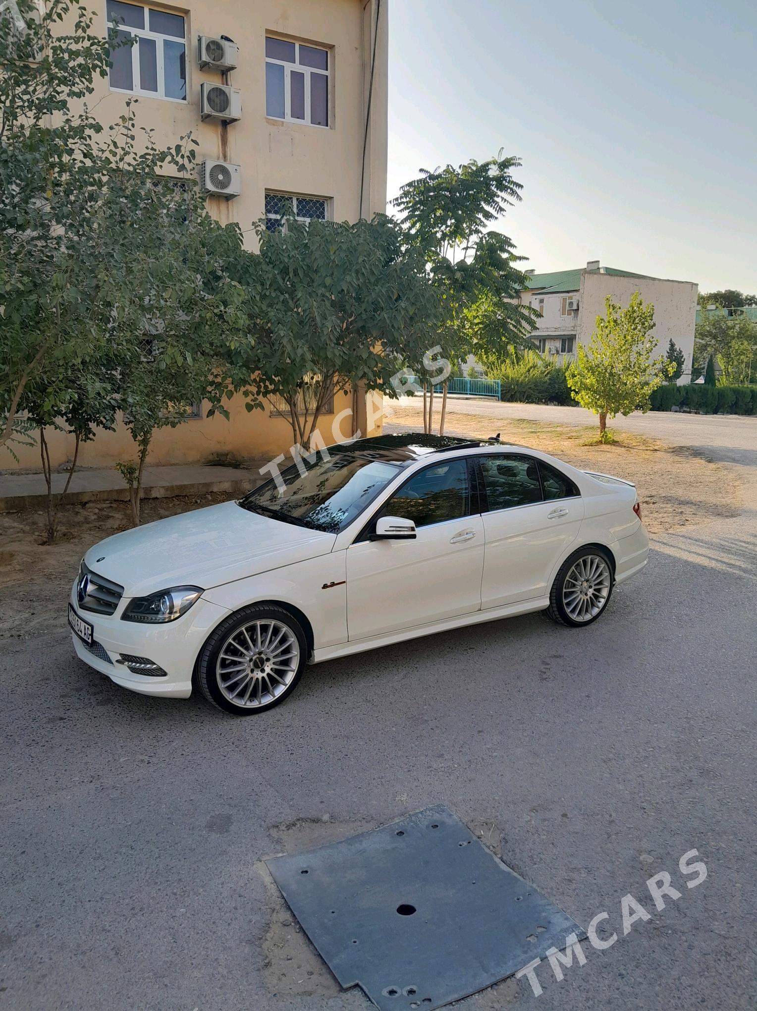Mercedes-Benz C300 2012 - 200 000 TMT - 9 mkr - img 6