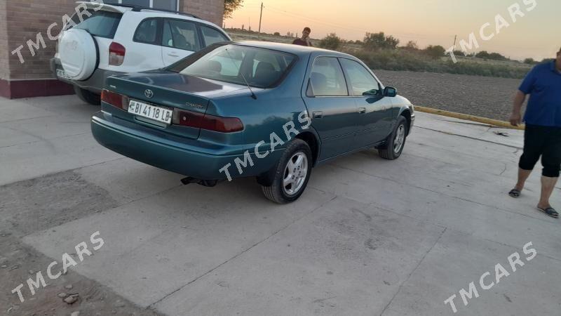 Toyota Camry 2000 - 110 000 TMT - Halaç - img 3