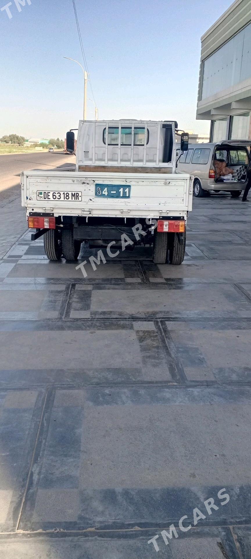 Isuzu Elf 2004 - 146 000 TMT - Мары - img 2