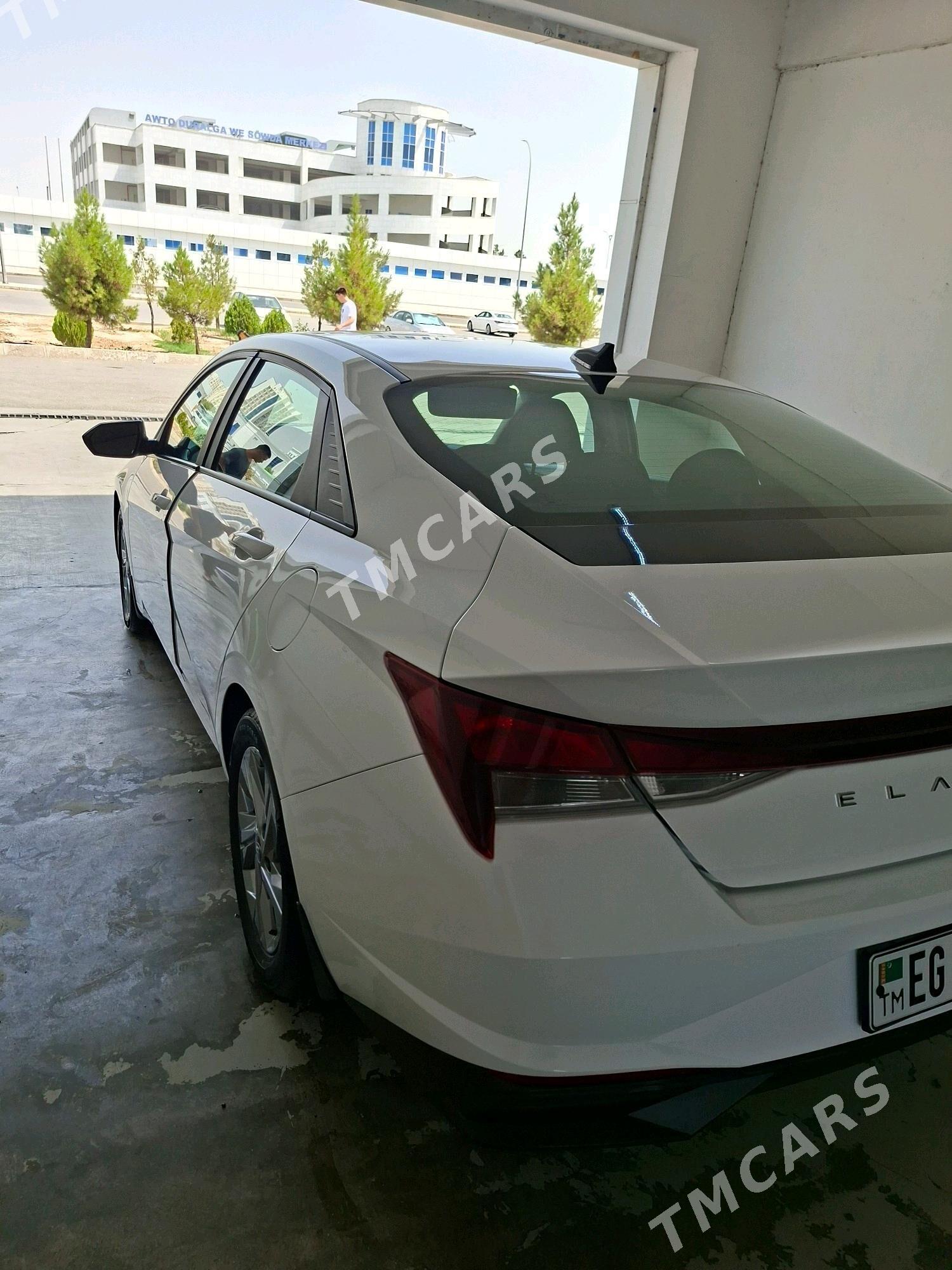 Hyundai Elantra 2021 - 250 000 TMT - Aşgabat - img 4