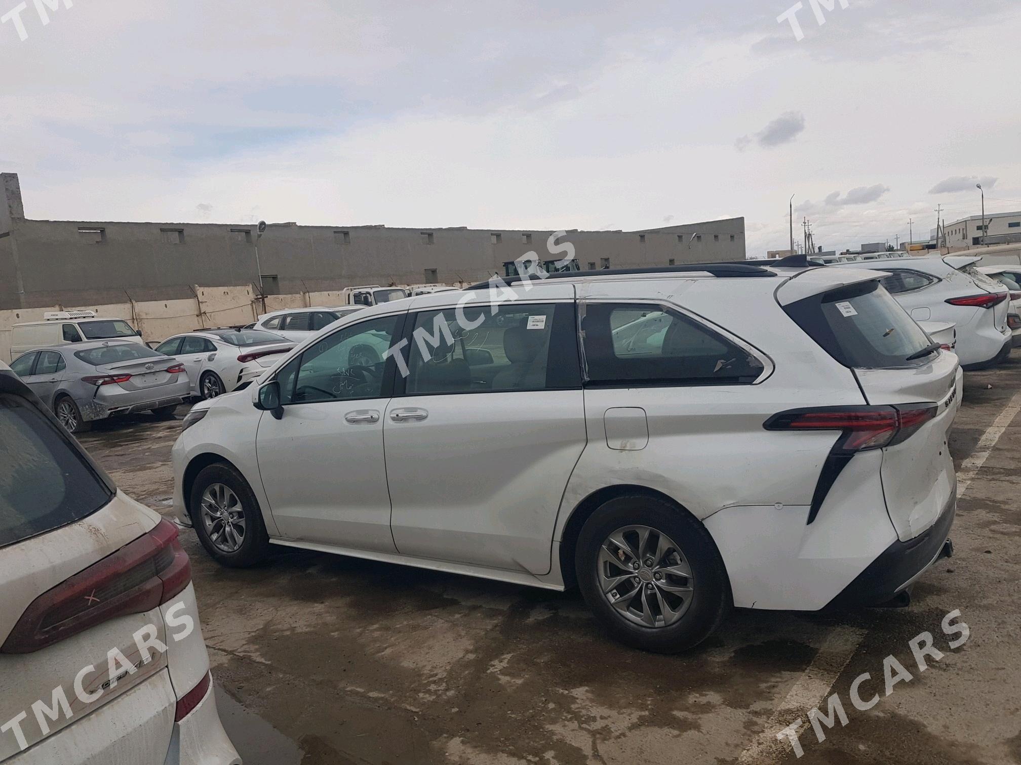 Toyota Sienna 2022 - 590 000 TMT - Мары - img 2