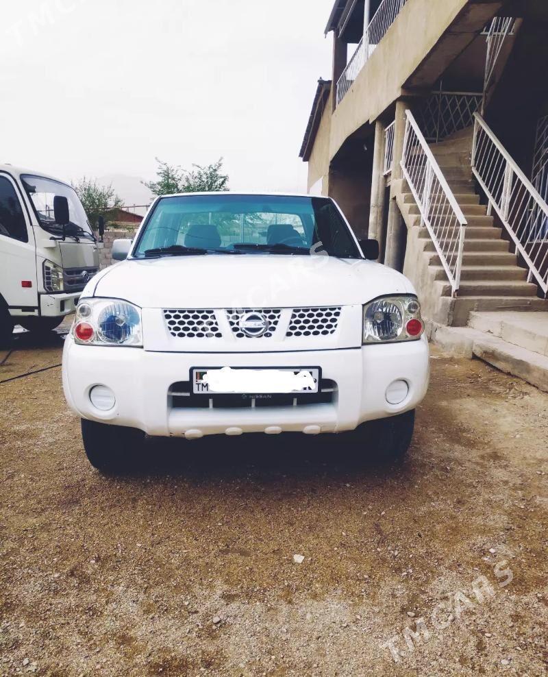 Nissan Navara 2004 - 110 000 TMT - Балканабат - img 8
