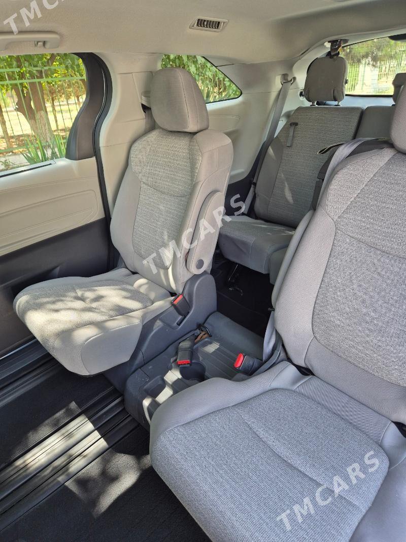 Toyota Sienna 2021 - 459 000 TMT - Ашхабад - img 4